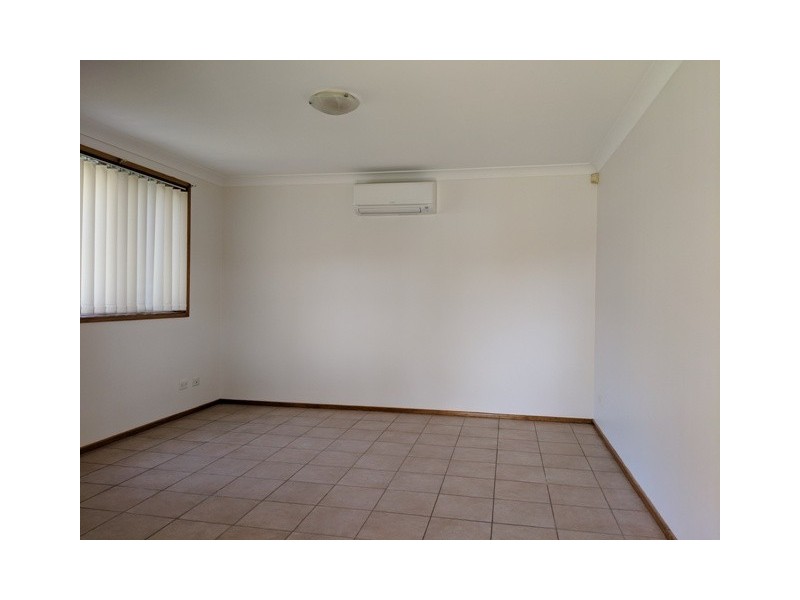 15/18 Hosking Crescent, Glenfield NSW 2167