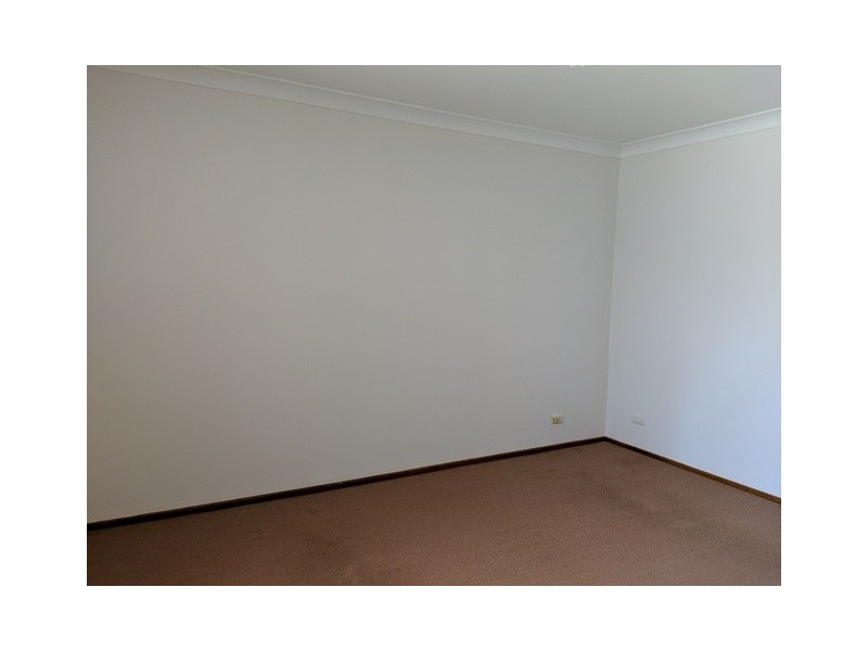 15/18 Hosking Crescent, Glenfield NSW 2167