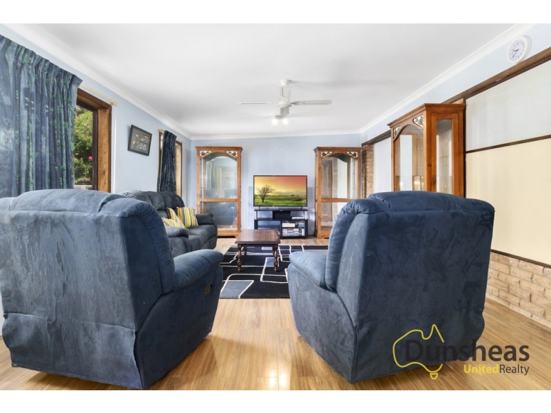 14 Pelargonium Crescent, Macquarie Fields NSW 2564