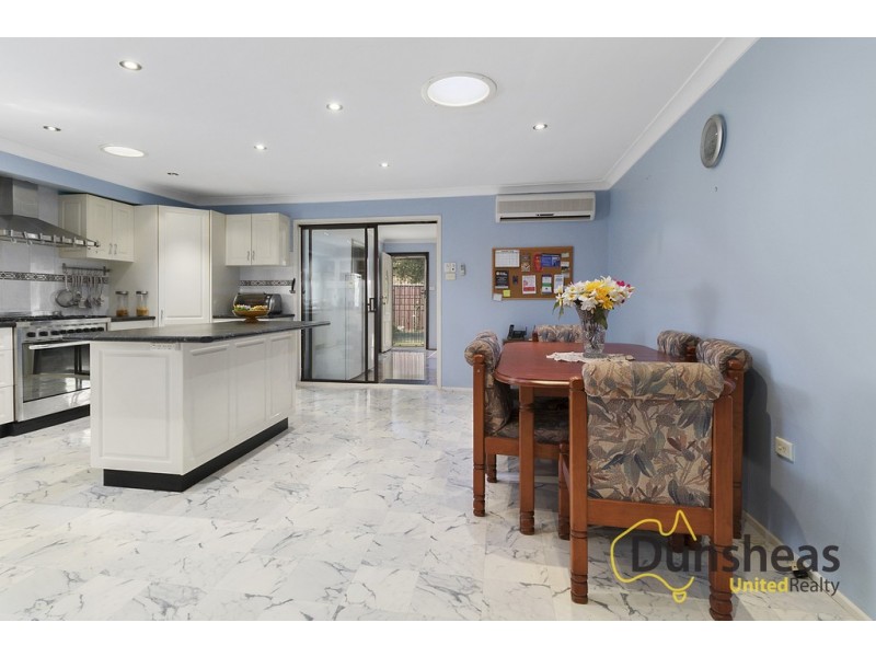 14 Pelargonium Crescent, Macquarie Fields NSW 2564