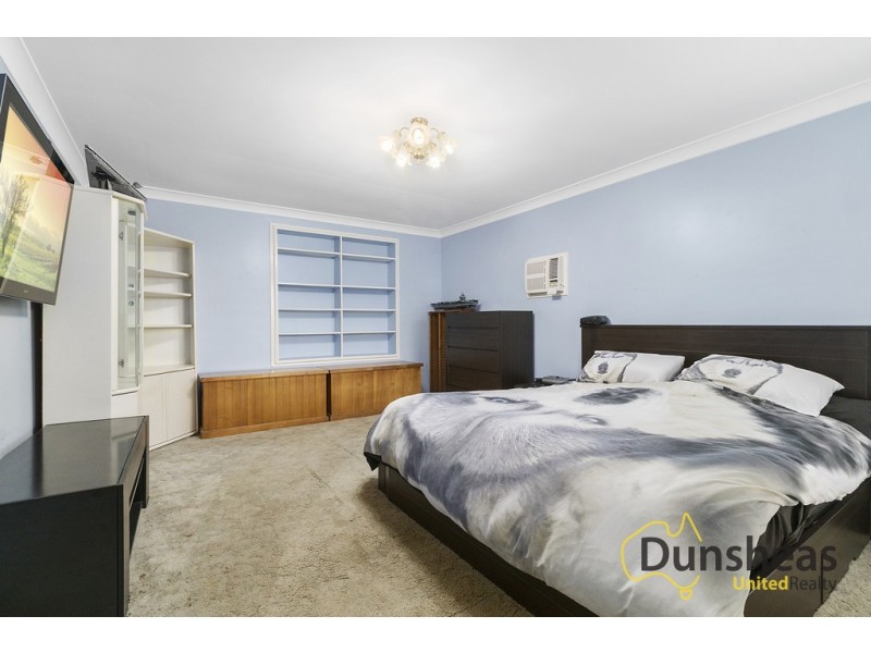 14 Pelargonium Crescent, Macquarie Fields NSW 2564