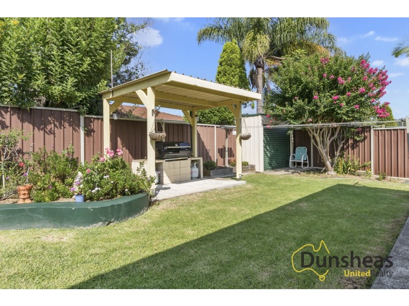 14 Pelargonium Crescent, Macquarie Fields NSW 2564