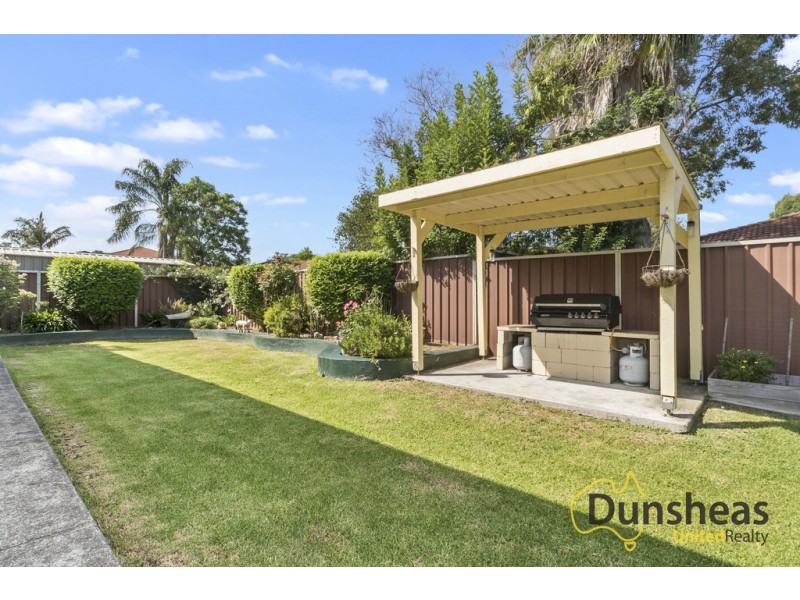 14 Pelargonium Crescent, Macquarie Fields NSW 2564