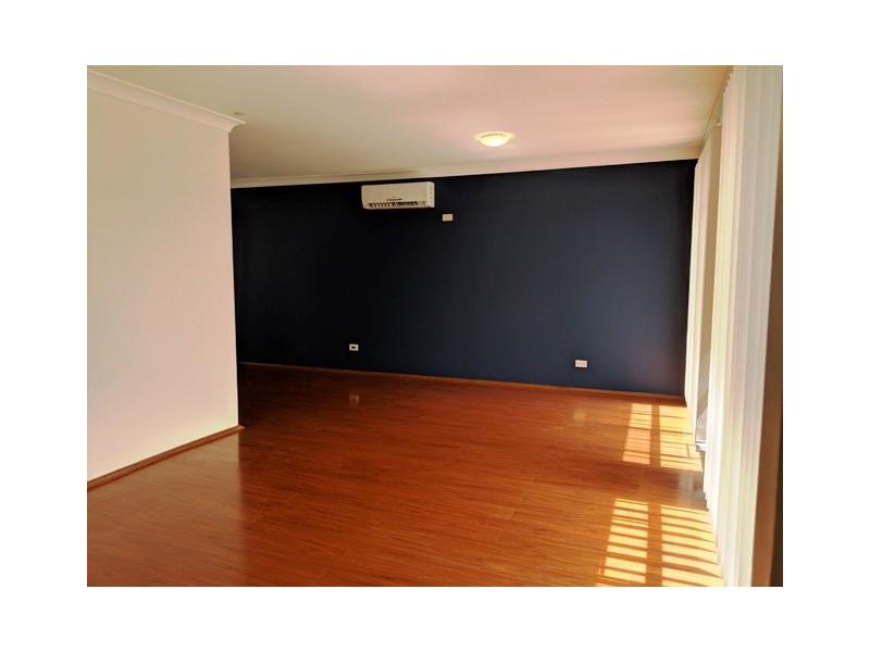 1 Rushes Place, Minto NSW 2566