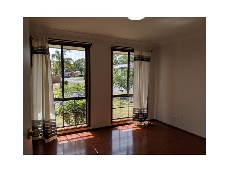 1 Rushes Place, Minto NSW 2566