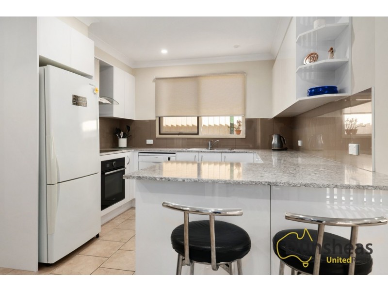 4 Yule Place, Glenfield NSW 2167