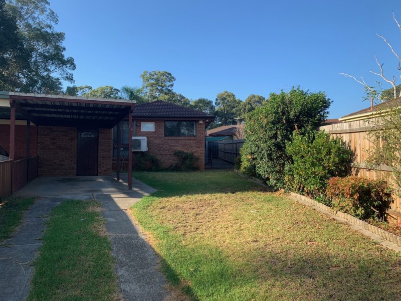 6 Daphne Place, Macquarie Fields NSW 2564