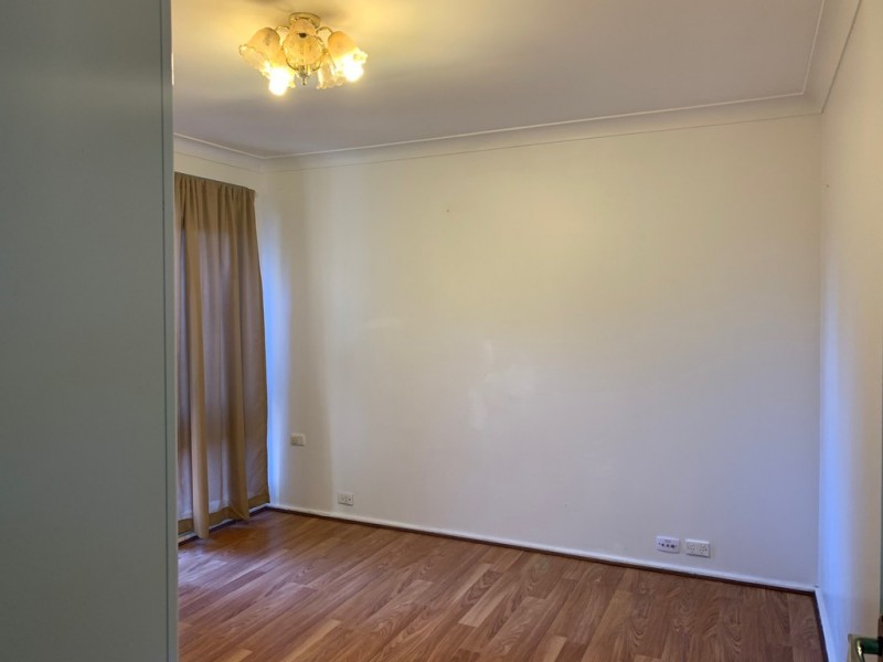 6 Daphne Place, Macquarie Fields NSW 2564