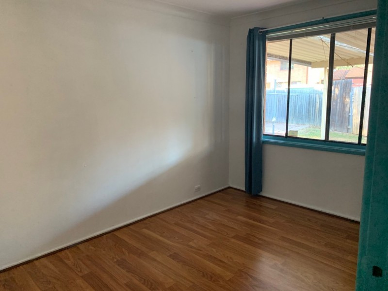 6 Daphne Place, Macquarie Fields NSW 2564