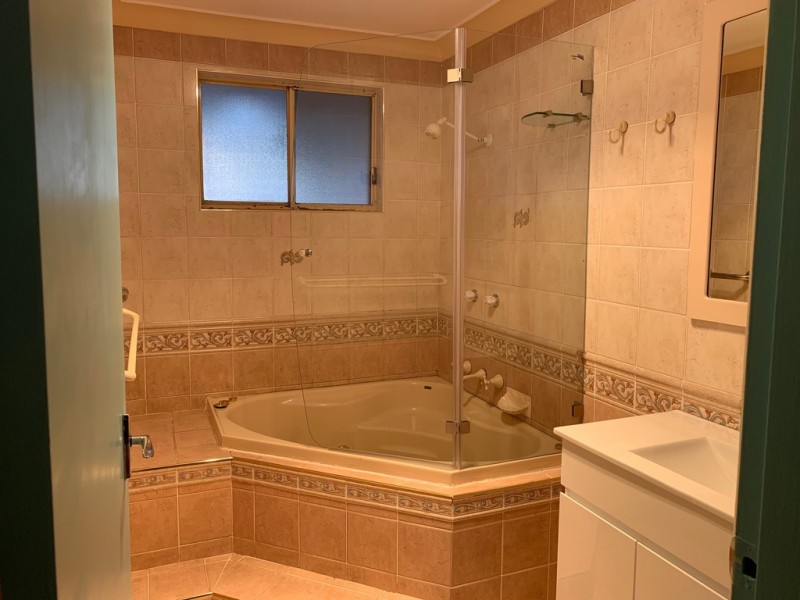 6 Daphne Place, Macquarie Fields NSW 2564