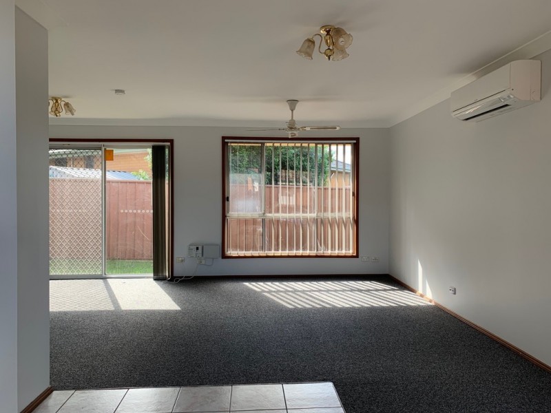 2/5 Macquarie Avenue, Campbelltown NSW 2560