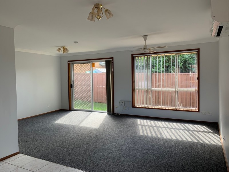 2/5 Macquarie Avenue, Campbelltown NSW 2560