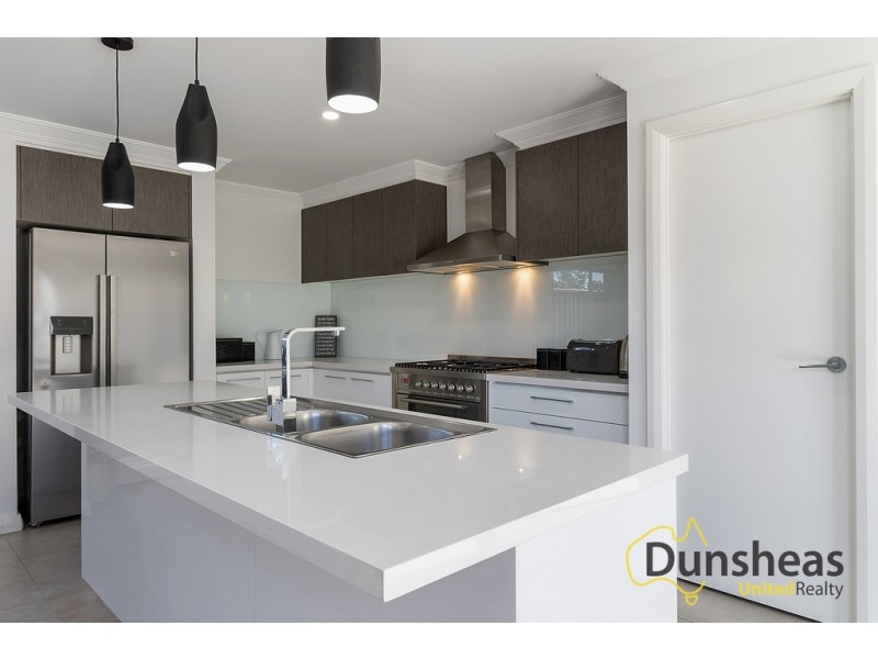 24 Coral Flame Circuit, Gregory Hills NSW 2557