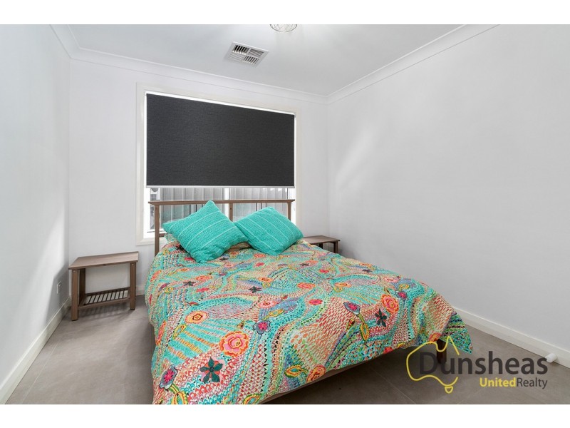 24 Coral Flame Circuit, Gregory Hills NSW 2557