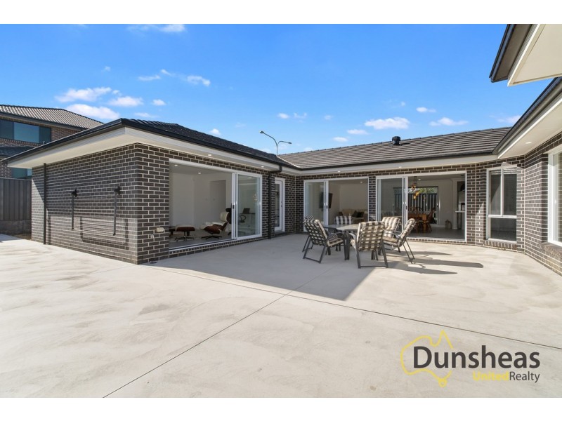 24 Coral Flame Circuit, Gregory Hills NSW 2557