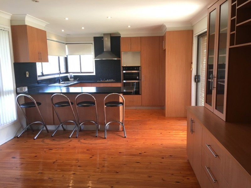 2 Honeyeater Place, Ingleburn NSW 2565