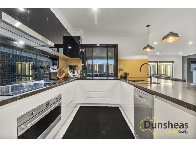 9 Clubmoss Street, Denham Court NSW 2565