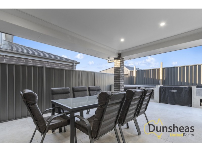 9 Clubmoss Street, Denham Court NSW 2565