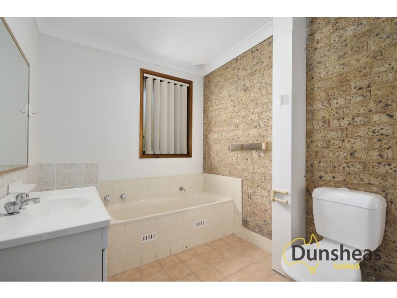 2/27 Myee Road, Macquarie Fields NSW 2564