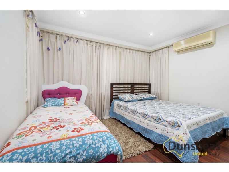 26 Fergusson Street, Glenfield NSW 2167