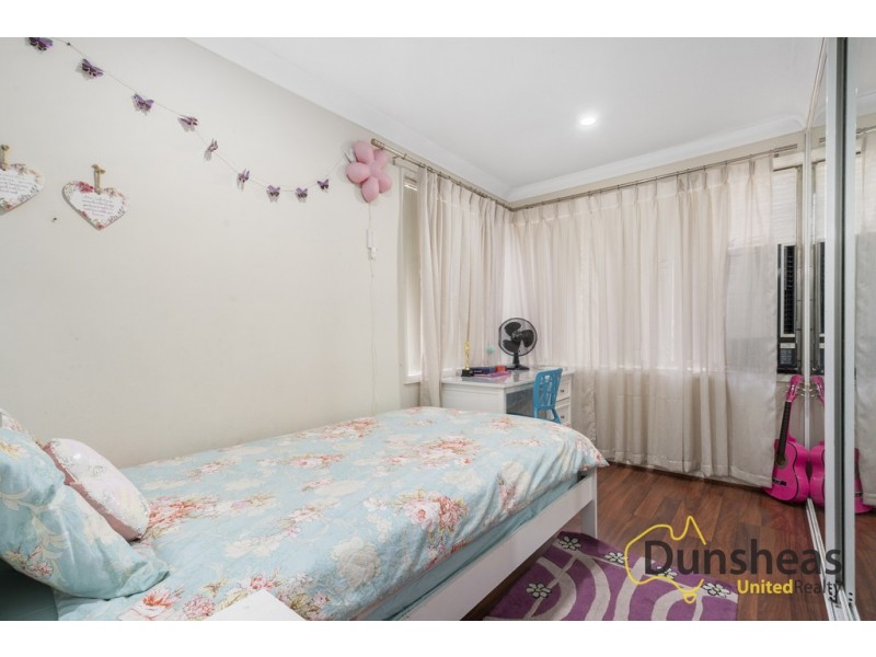 26 Fergusson Street, Glenfield NSW 2167