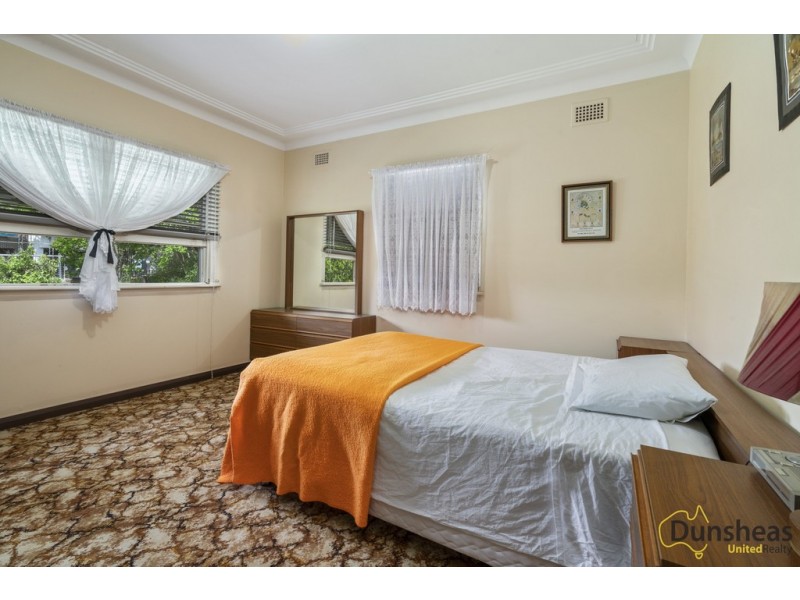 1 Jaclyn Street, Ingleburn NSW 2565