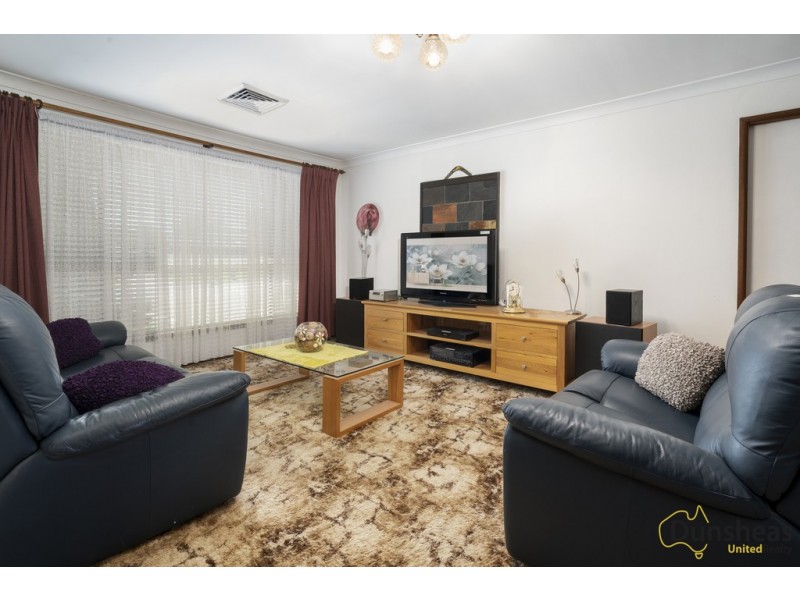 5 Raven Place, Ingleburn NSW 2565