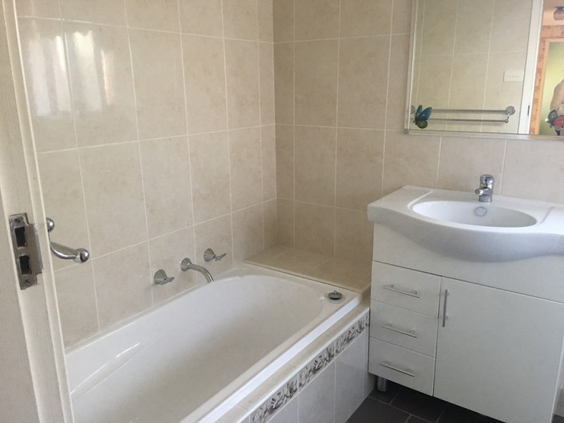 4 Friar Place, Ingleburn NSW 2565