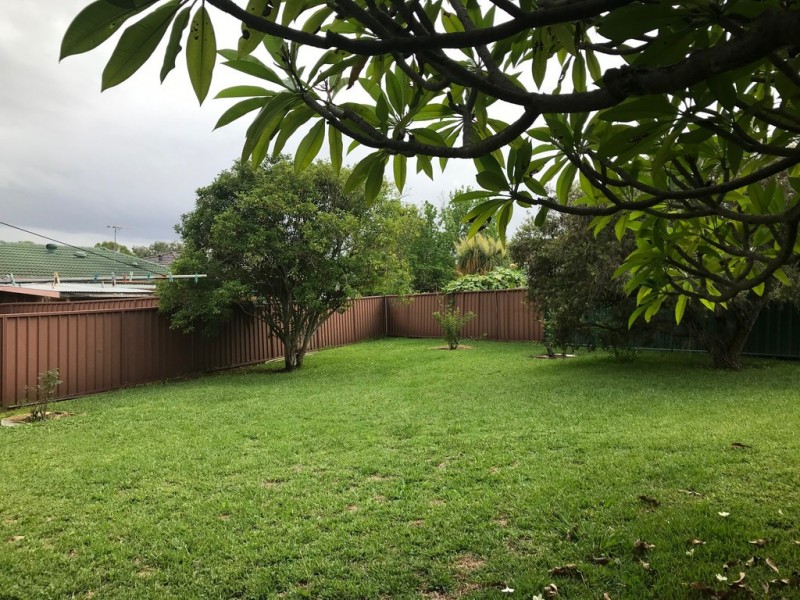 4 Friar Place, Ingleburn NSW 2565