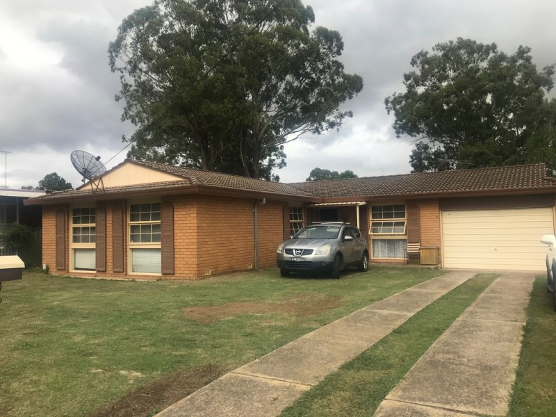 3 Koala Ave, Ingleburn NSW 2565