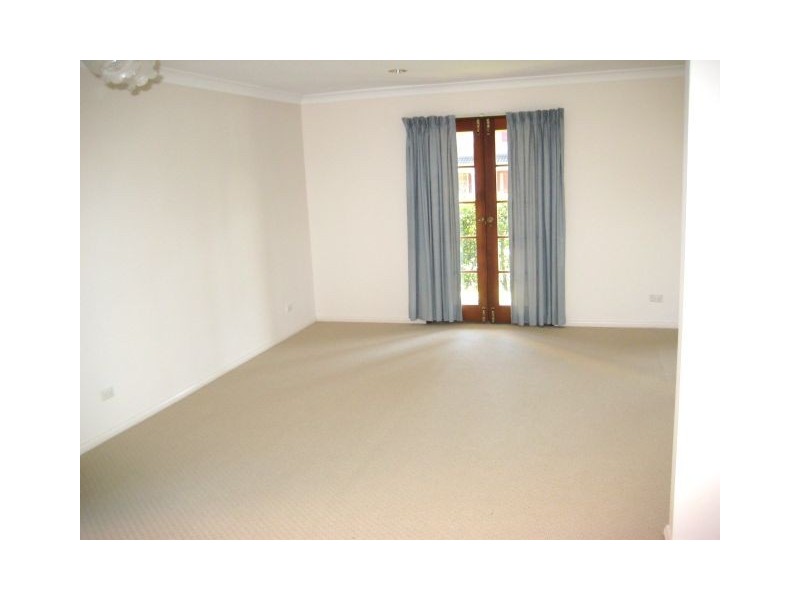 15 Renault Place, Ingleburn NSW 2565