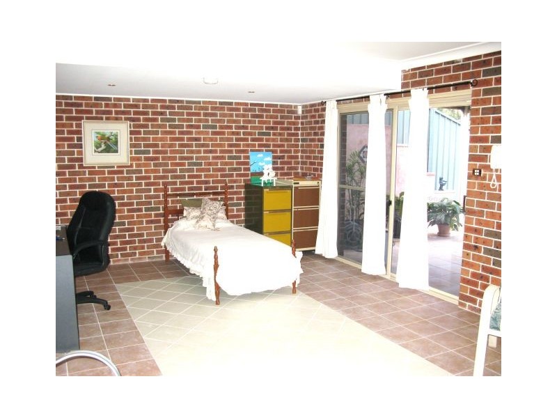 38 Bainbridge Ave, Ingleburn NSW 2565