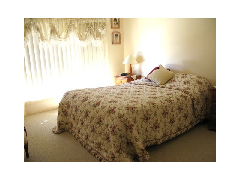 38 Bainbridge Ave, Ingleburn NSW 2565