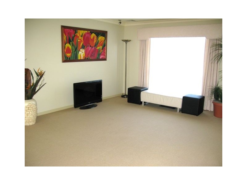 Macquarie Links NSW 2565