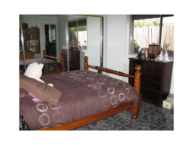 8 Milparinka Close, Hoxton Park NSW 2171