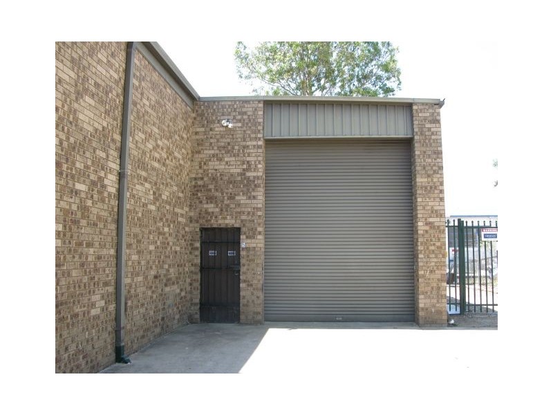 5/8 Pembury, Minto NSW 2566