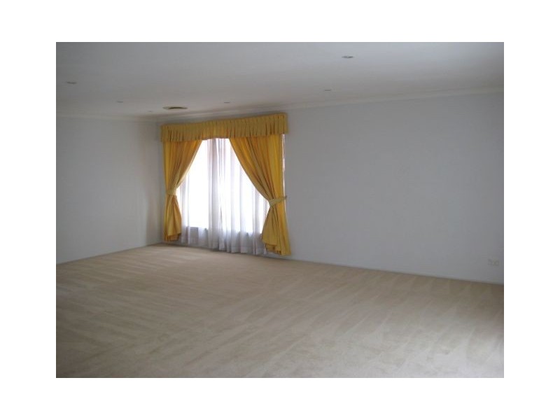 31 Lord Castlereagh Circuit, Macquarie Links NSW 2565