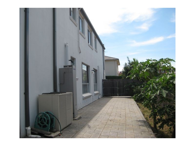 31 Lord Castlereagh Circuit, Macquarie Links NSW 2565