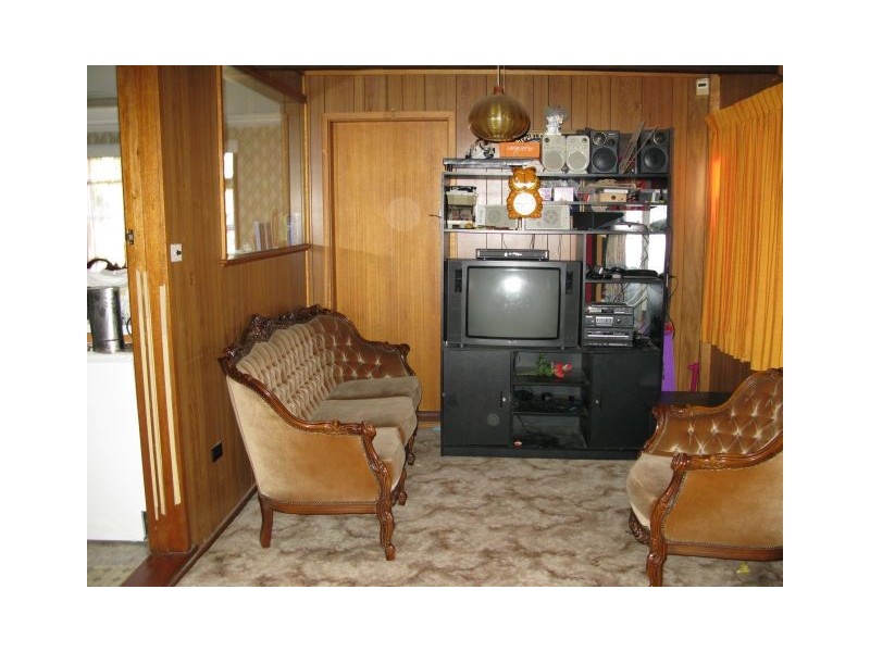 2 First Ave, Macquarie Fields NSW 2564