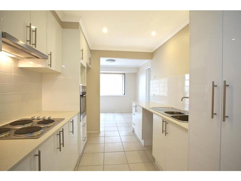 11 Salter Avenue, Minto NSW 2566