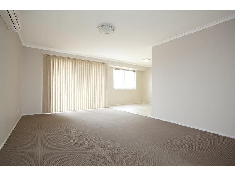 11 Salter Avenue, Minto NSW 2566