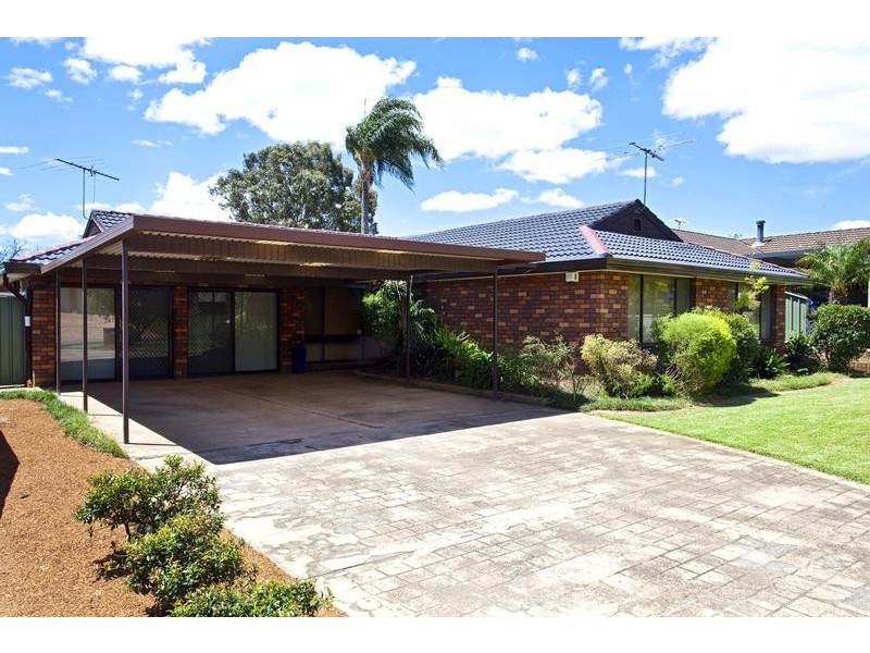 17 Francis Street, Minto NSW 2566