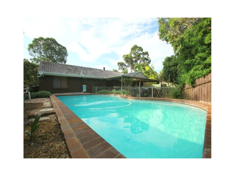 12 Hazel Place, Ingleburn NSW 2565