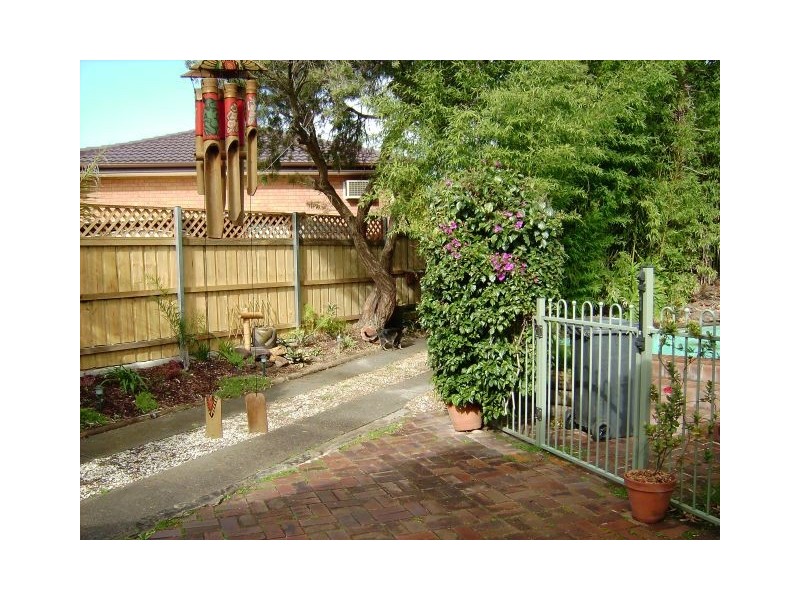 12 Hazel Place, Ingleburn NSW 2565