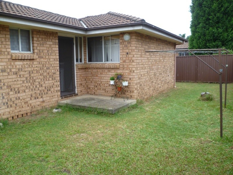 10/4  Sitella Place, Ingleburn NSW 2565