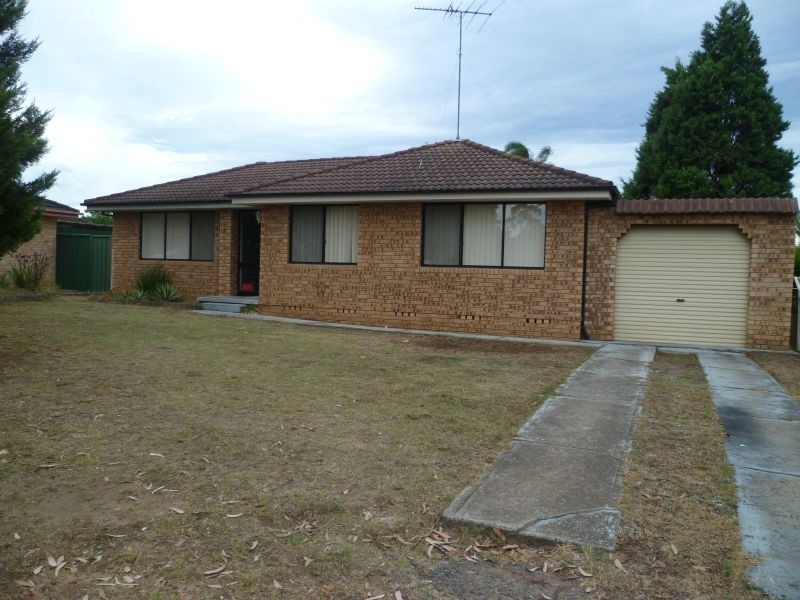 14 Longhurst Road, Minto NSW 2566