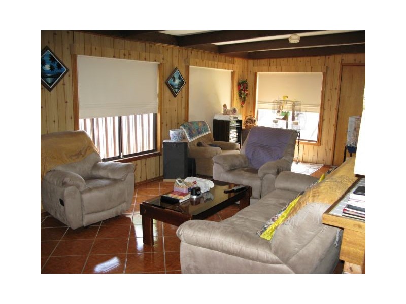 27 Longhurst Road, Minto NSW 2566