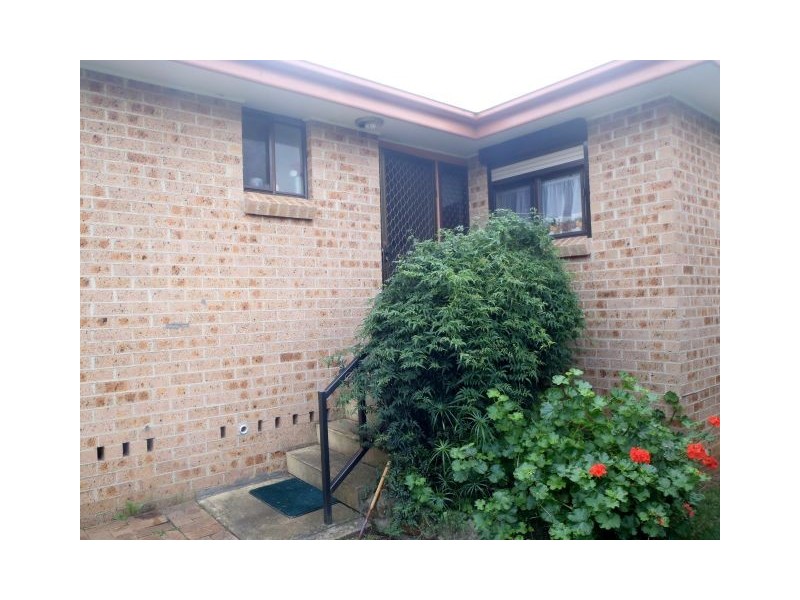 11/65 Fuchsia Crescent, Macquarie Fields NSW 2564