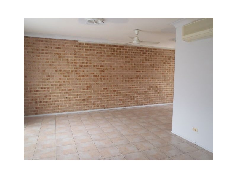 11/65 Fuchsia Crescent, Macquarie Fields NSW 2564