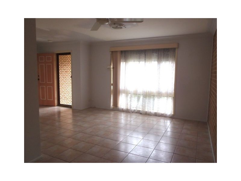 11/65 Fuchsia Crescent, Macquarie Fields NSW 2564